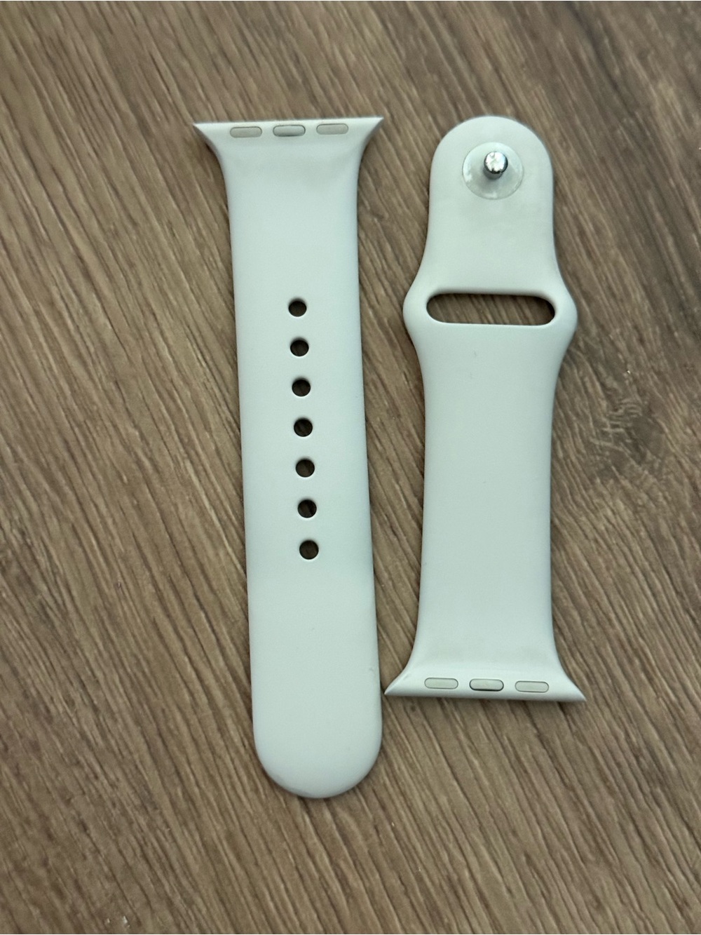 Apple Watch Series 9 GPS (2024) 41mm
Starlight Aluminum Case - Picture 2 of 11